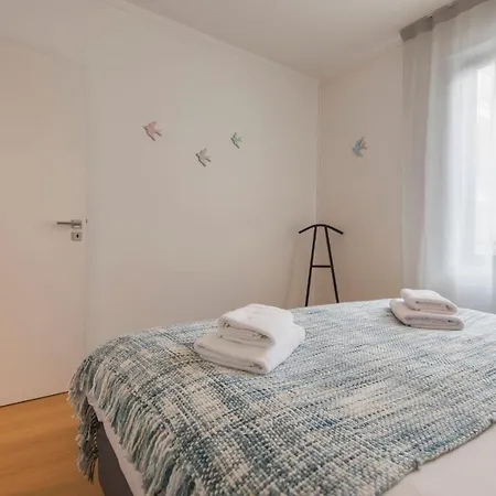 Lovelystay - Family-friendly Downtown *