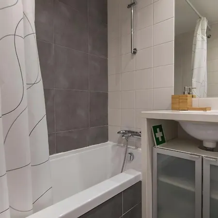 Lovelystay - Family-friendly Downtown アパート *